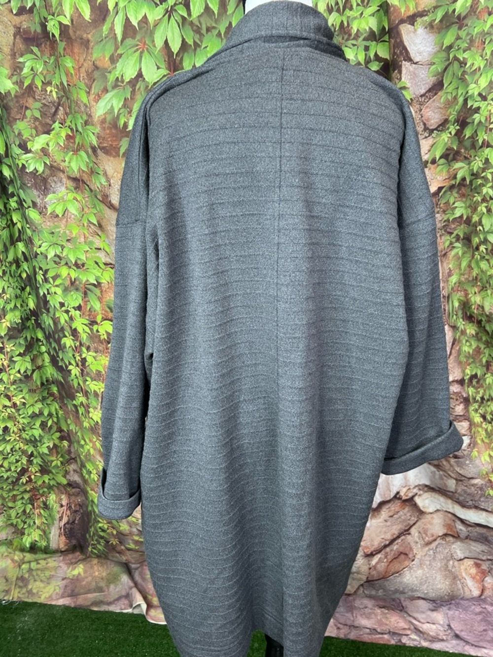 VINTAGE KANAE Luxury Minimalist OversizedTextured Gray Wool Cardigan, M - Picture 7 of 10